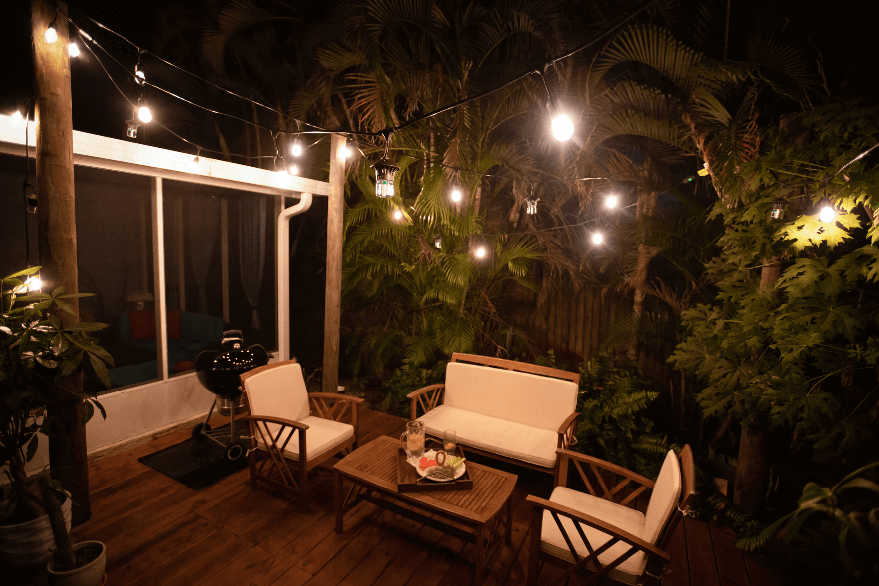 BUYER'S GUIDE STRING LIGHT INSTALLATIONS