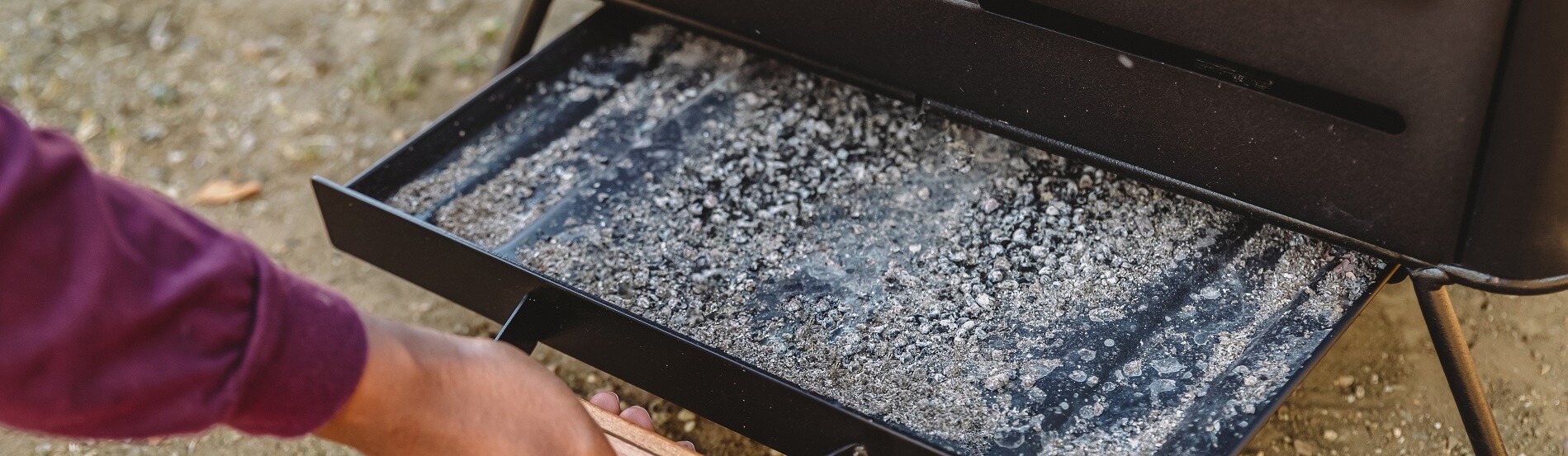 How to Dispose of Ashes From Your Fire Pit - TIKI Buyer's Guide